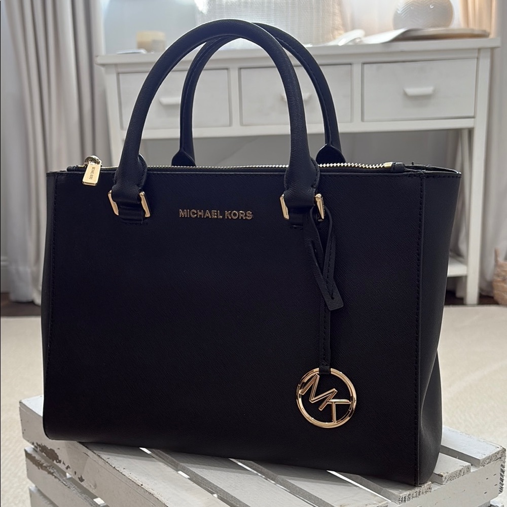 Michael Kors black satchel EUC